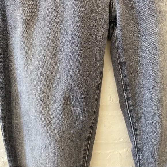 MOTHER || High Waisted Looker Jeans Gray Wash 26 - Picture 6 of 12